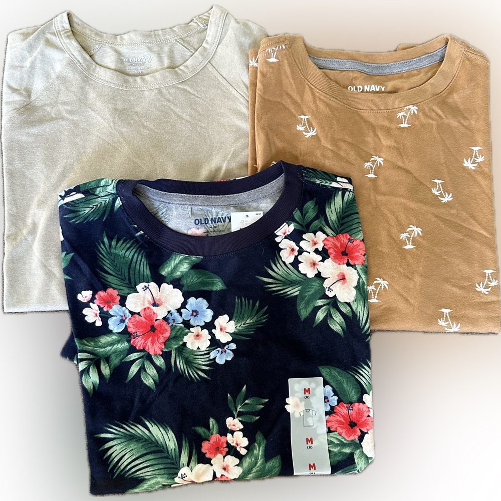 Old Navy boys size Medium (8)